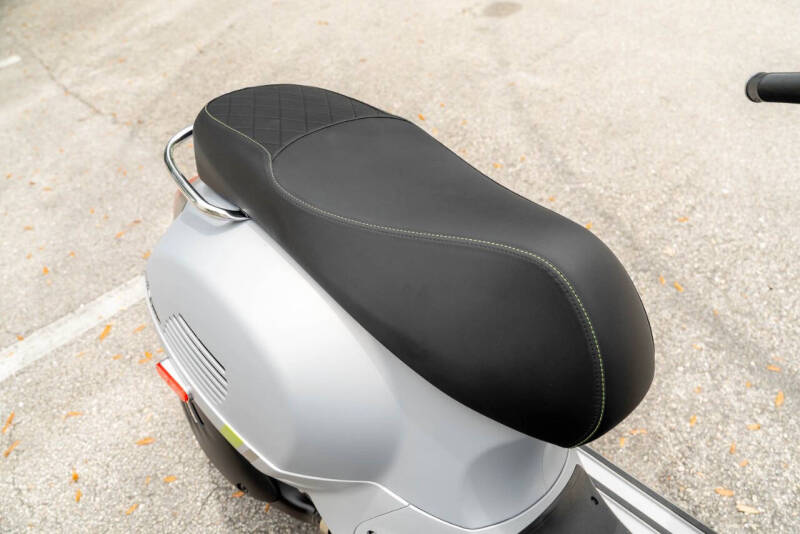 2023 Vespa 300
