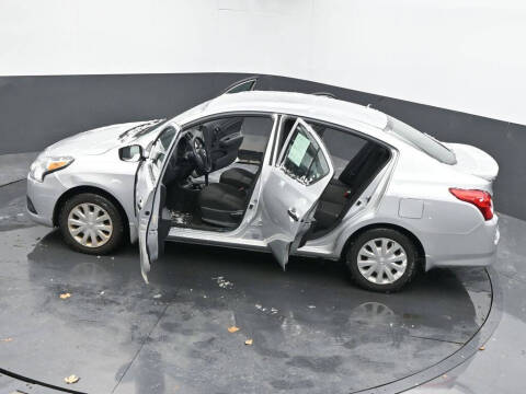 2019 Nissan Versa S Plus