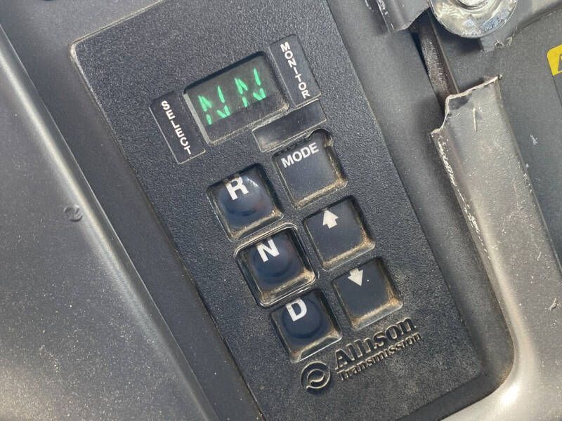 2008 Freightliner M2 106