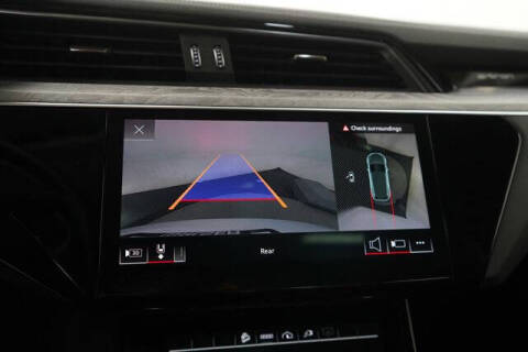 2023 Audi e-tron quattro Premium Plus