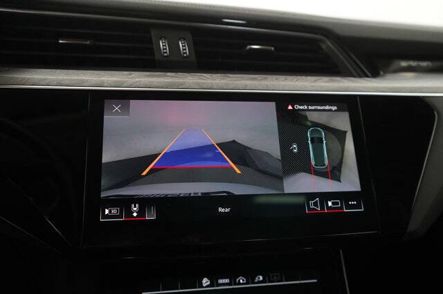 2023 Audi e-tron quattro Premium Plus