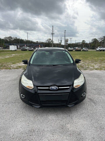 2012 Ford Focus for sale at GOLDEN GATE AUTOMOTIVE,LLC in Zephyrhills FL