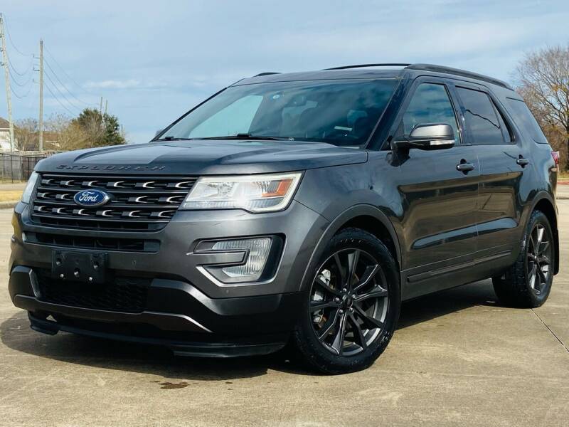 2017 Ford Explorer for sale at AUTO DIRECT Bellaire in Houston TX