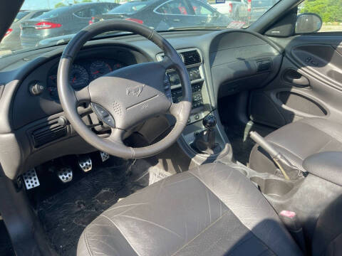 2004 Ford Mustang GT Deluxe