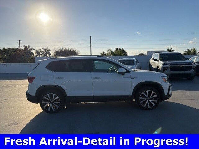 2024 Volkswagen Taos SE