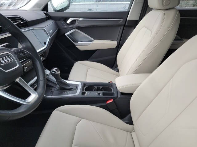 2024 Audi Q3 quattro S line Prem Plus 45 TFSI