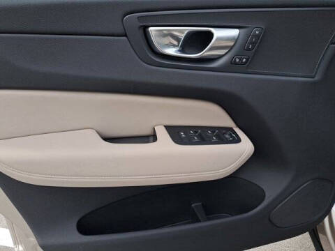 2026 Volvo XC60 T8 Plus