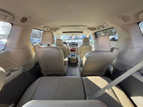 2012 Toyota Sienna