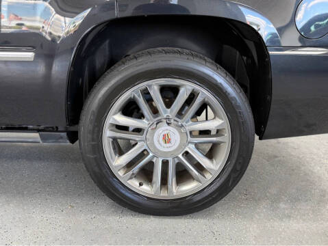 2013 Cadillac Escalade Platinum Edition