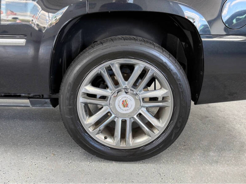 2013 Cadillac Escalade Platinum Edition