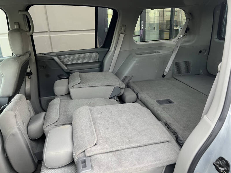 2004 Nissan Armada SE