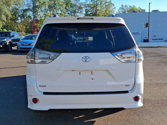2016 Toyota Sienna