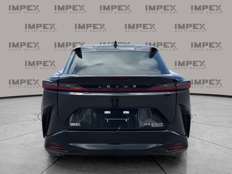 2023 Lexus RZ 450e Luxury