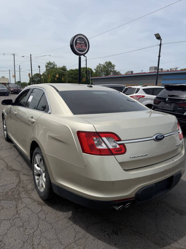 2010 Ford Taurus SEL