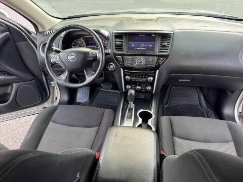 2019 Nissan Pathfinder SV