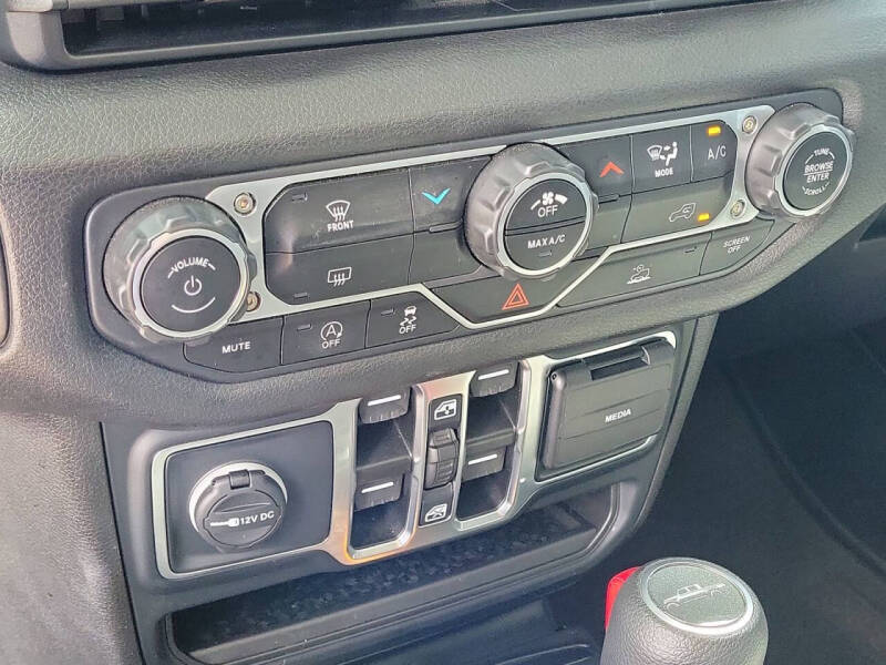 2025 Jeep Gladiator NightHawk