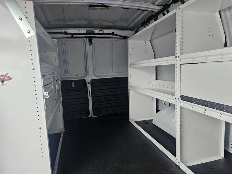 2025 Chevrolet Express 2500