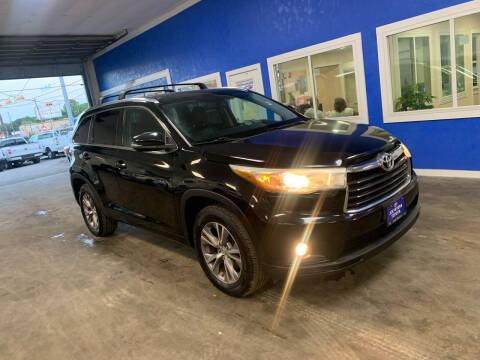 2015 Toyota Highlander for sale at Ricky Auto Sales in Houston TX