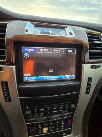 2013 Cadillac Escalade Platinum Edition