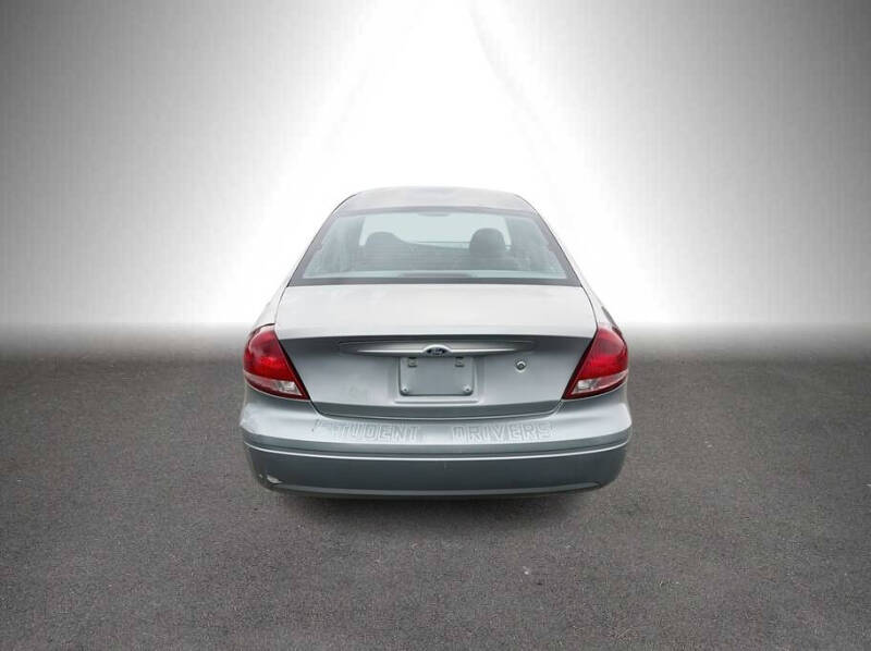 2006 Ford Taurus SE