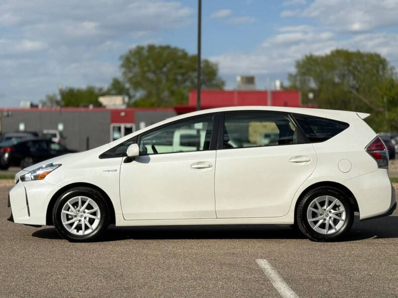 2017 Toyota Prius v