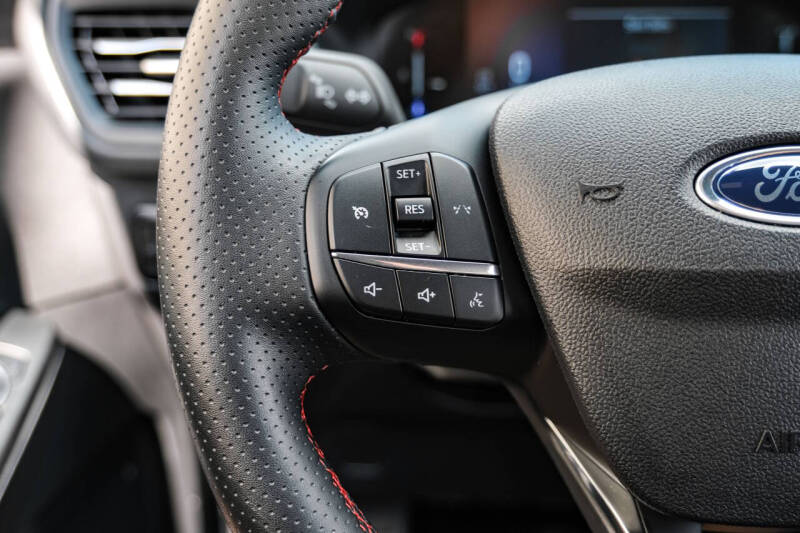 2025 Ford Escape ST-Line Select