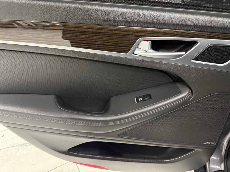 2015 Hyundai Genesis