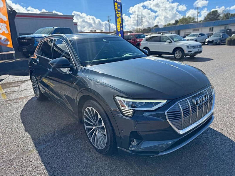 2019 Audi e-tron quattro Prestige