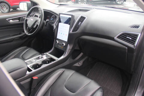 2022 Ford Edge Titanium