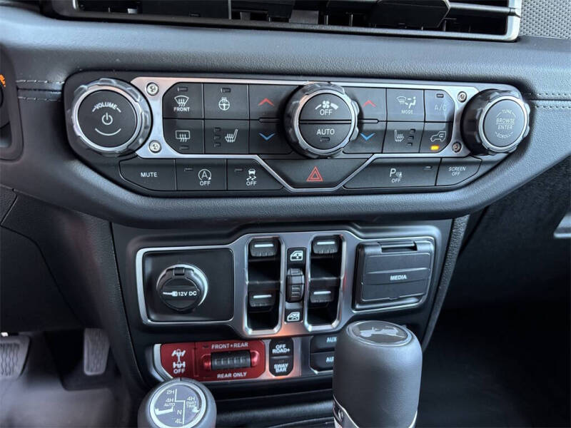 2025 Jeep Wrangler Rubicon X