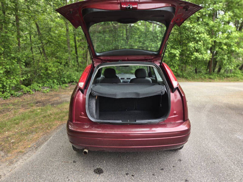 2007 Ford Focus ZX3 SE - Photo 11