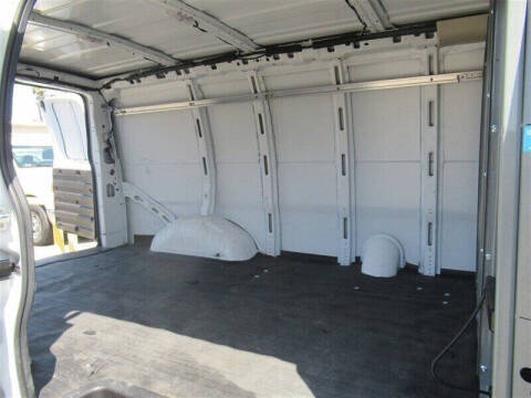 2022 Chevrolet Express 2500