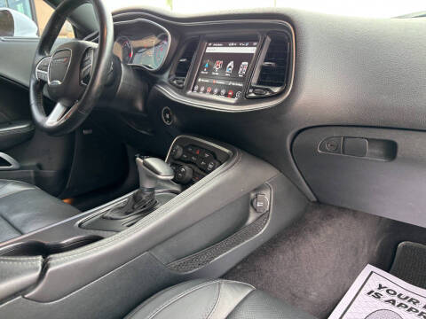 2017 Dodge Challenger SXT