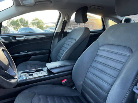 2017 Ford Fusion Hybrid SE