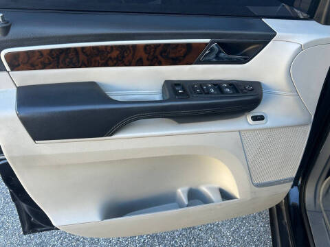 2014 Volkswagen Routan SEL Premium