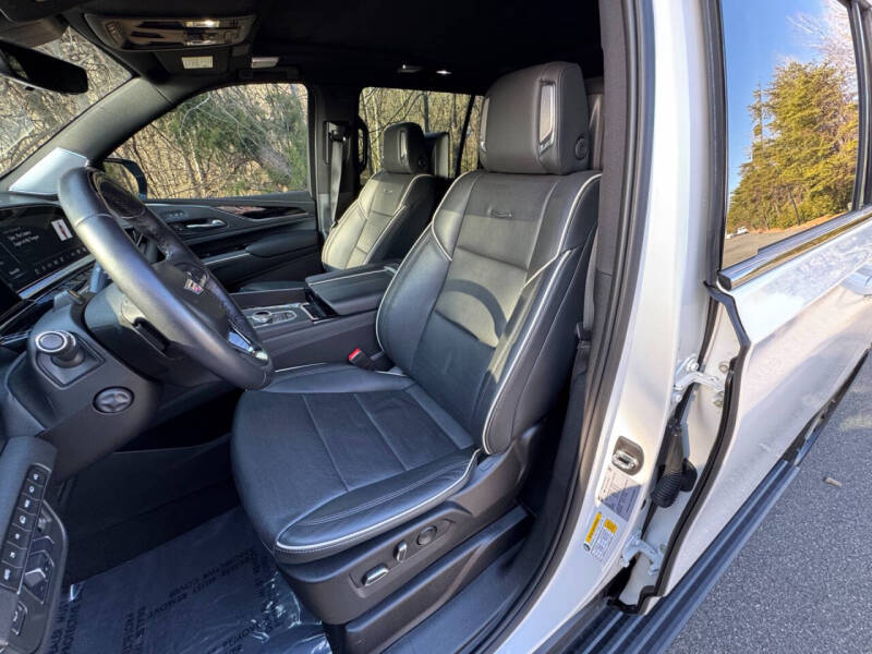 2023 Cadillac Escalade ESV Sport