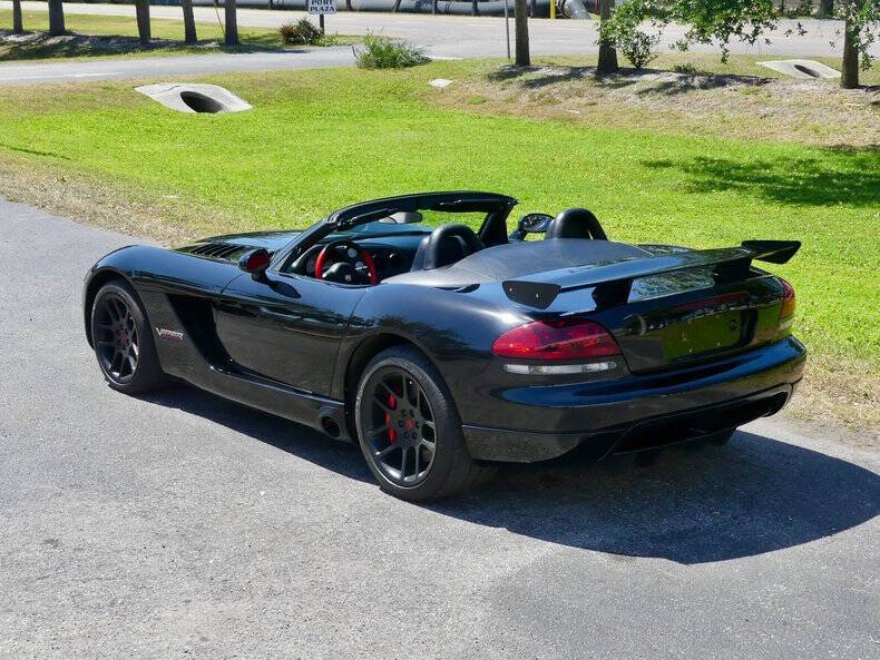 2004 Dodge Viper SRT-10
