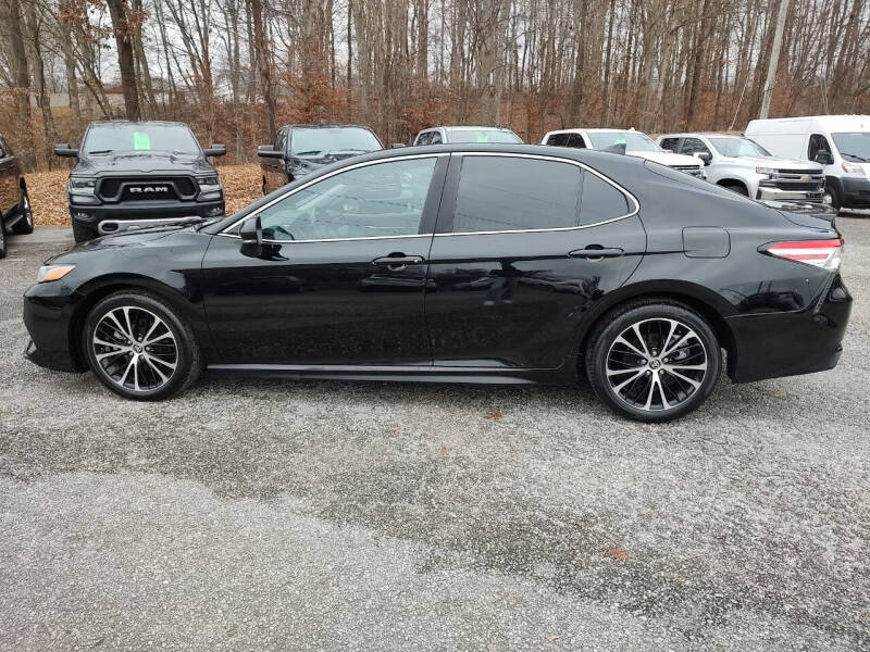 2020 Toyota Camry SE