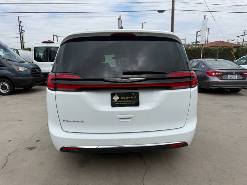 2024 Chrysler Pacifica Touring L