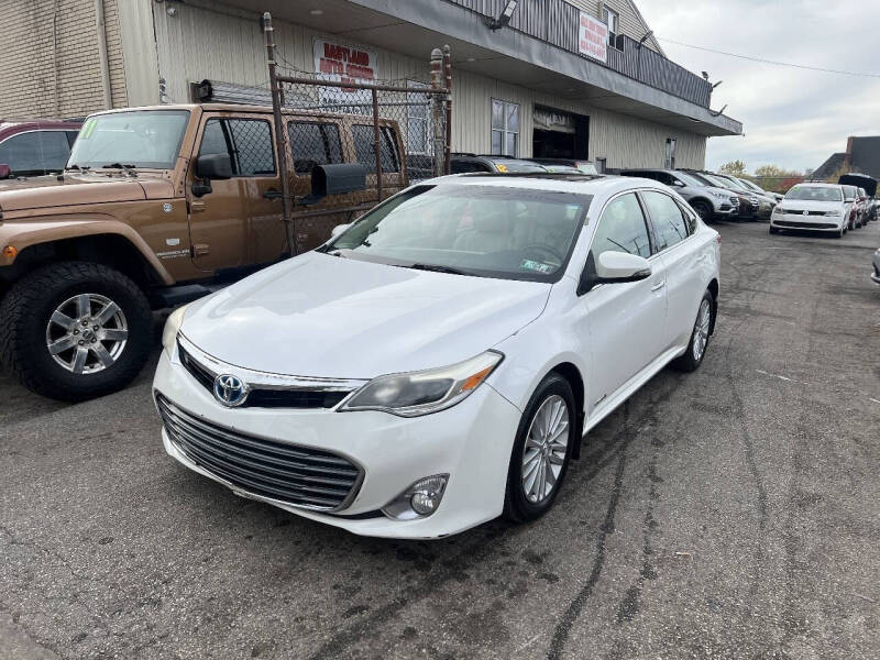 2015 Toyota Avalon Limited Hybrid's photo