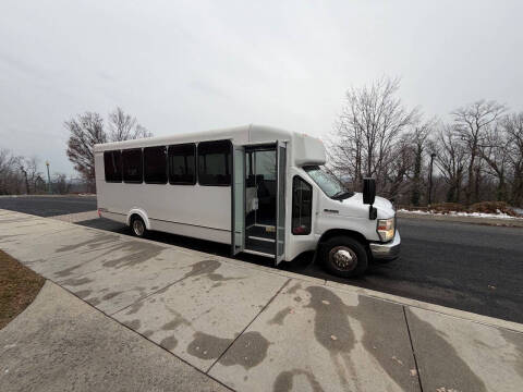2020 Ford Shuttle Bus