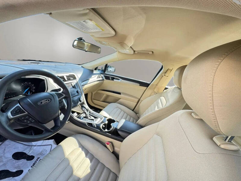 2015 Ford Fusion SE