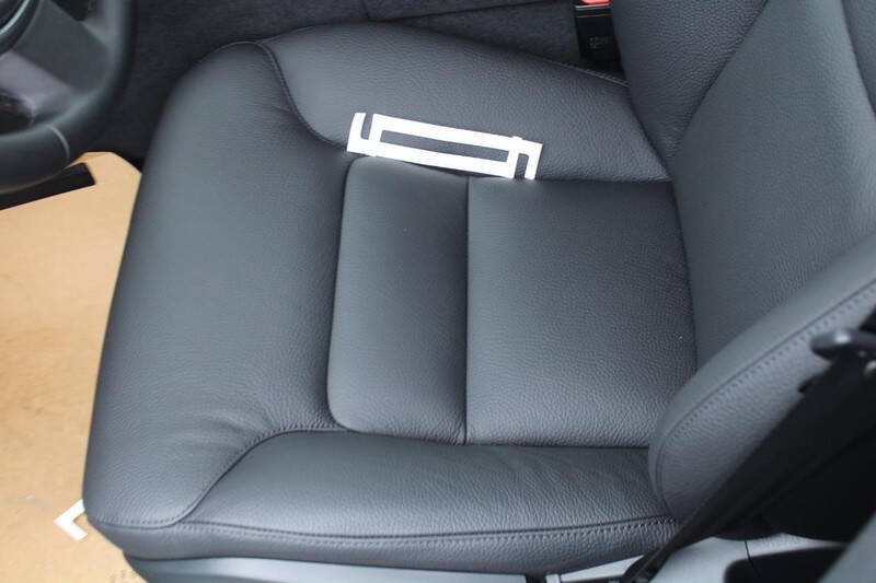 2025 Volvo XC60 T8 Plus Dark Theme