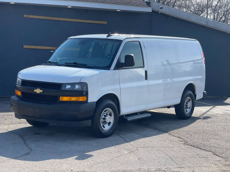 2020 Chevrolet Express Cargo Work Van's photo
