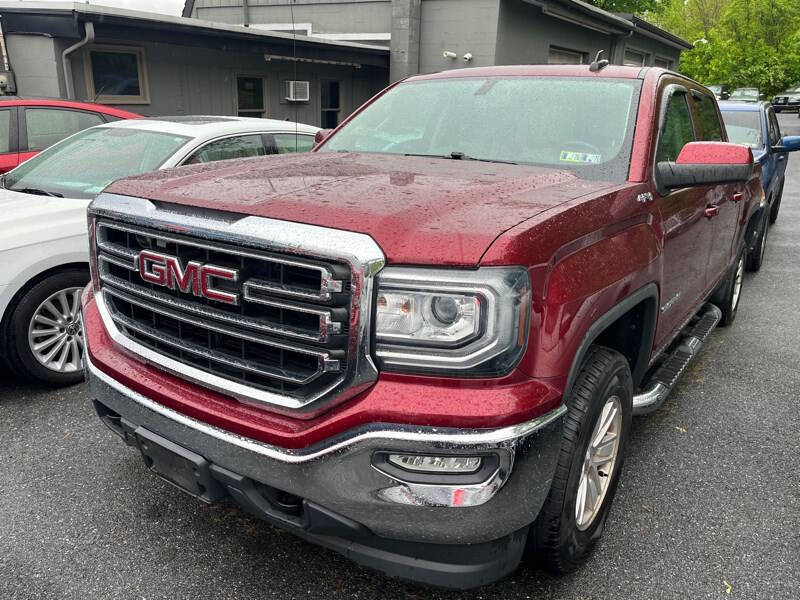 Red 2017 GMC Sierra 1500 SLE 1
