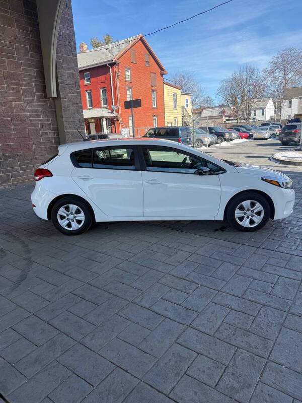 2017 Kia Forte5 LX