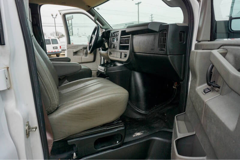 2017 Chevrolet Express 2500