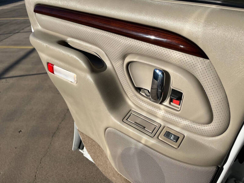 2000 Cadillac Escalade