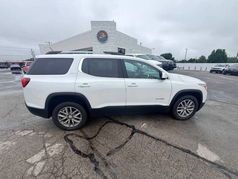 2017 GMC Acadia SLE-2