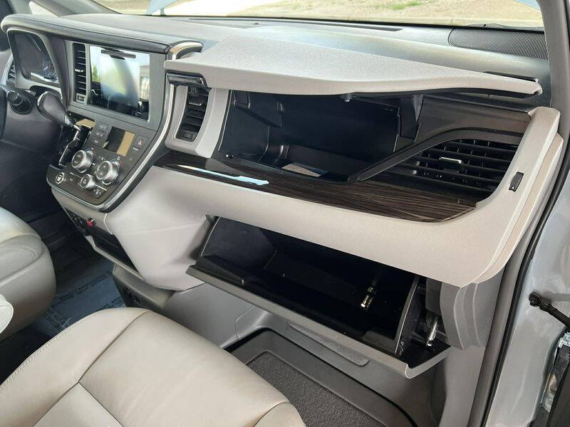 2016 Toyota Sienna
